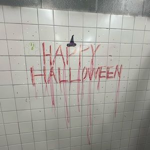 Meet your Posher, Phoenix